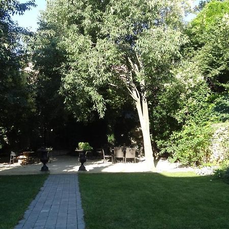 Chambre Cote Jardin Nimes Exterior photo