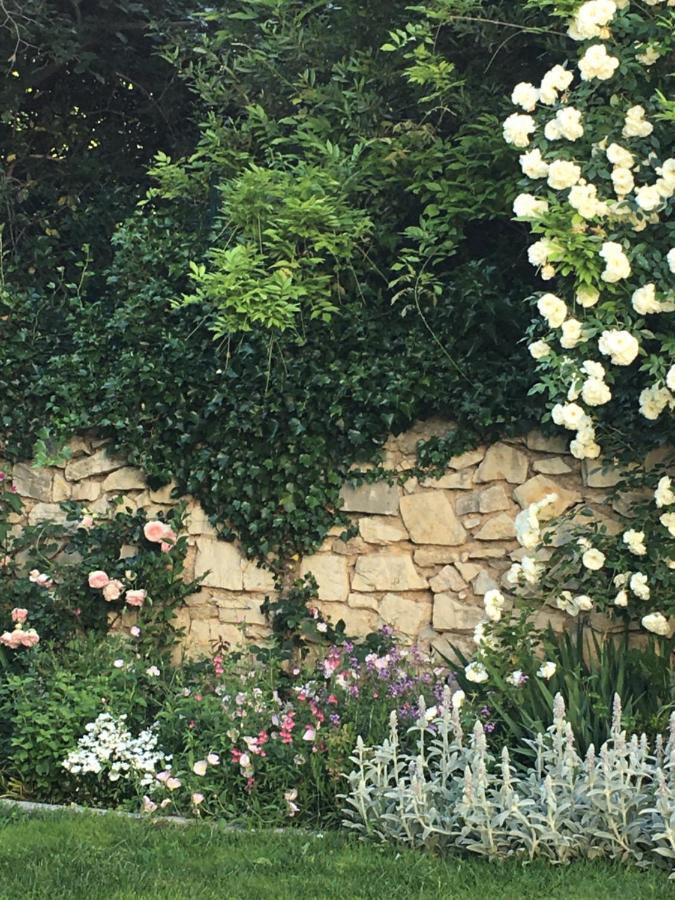 Chambre Cote Jardin Nimes Exterior photo